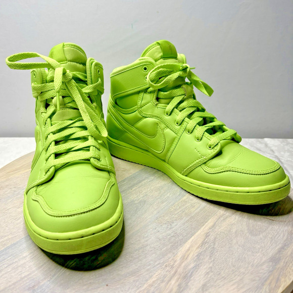 Size 10.5 - Billie Eilish x Air Jordan 1 Green Nike - Picture 3 of 14